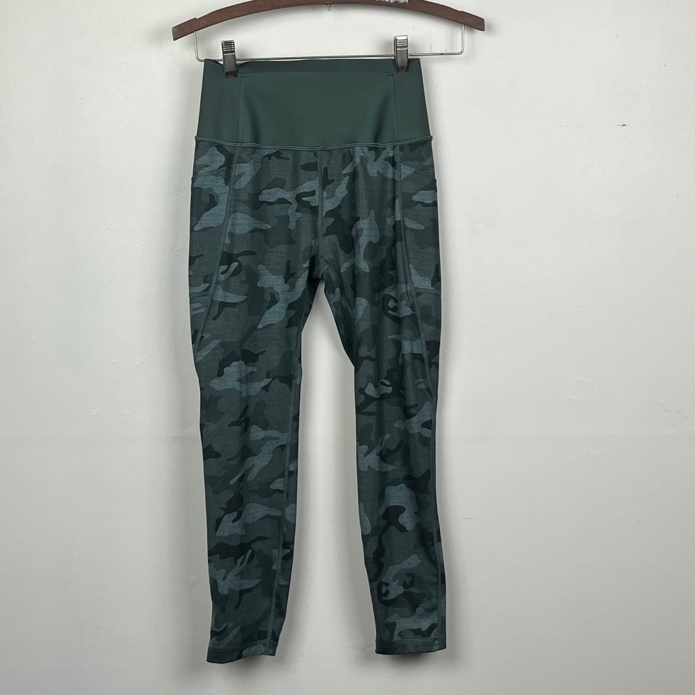GapFit Sculpt Revolution Leggings S Green Camo Compression Athleisure